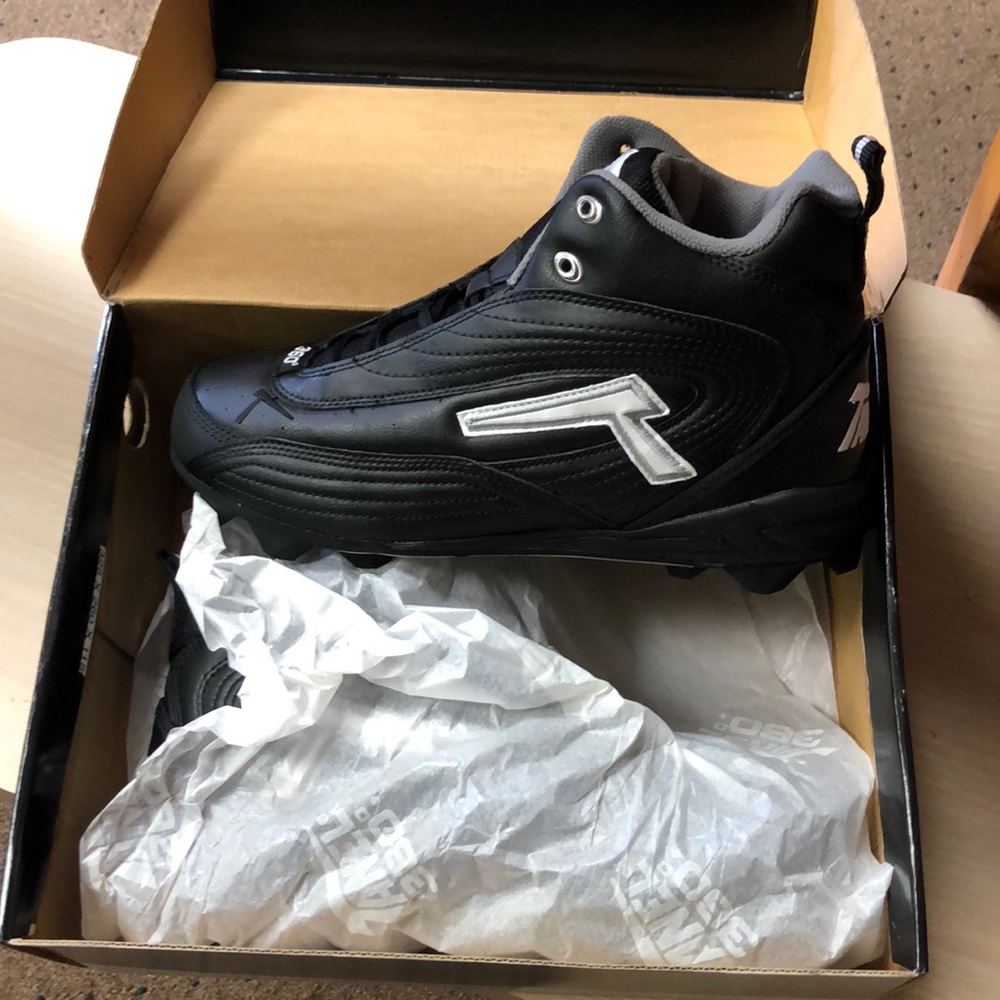 Tanel 360 cleats brand new.